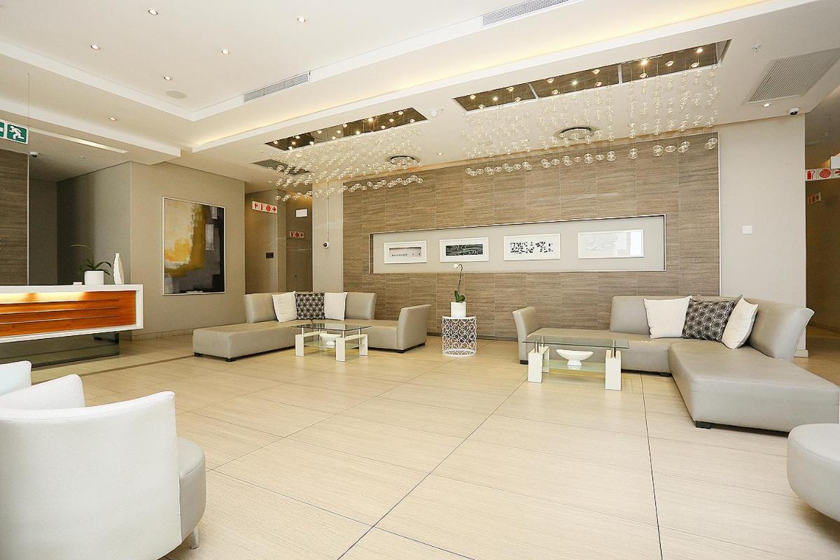 305 Sandton Skye Йоханесбург Екстериор снимка
